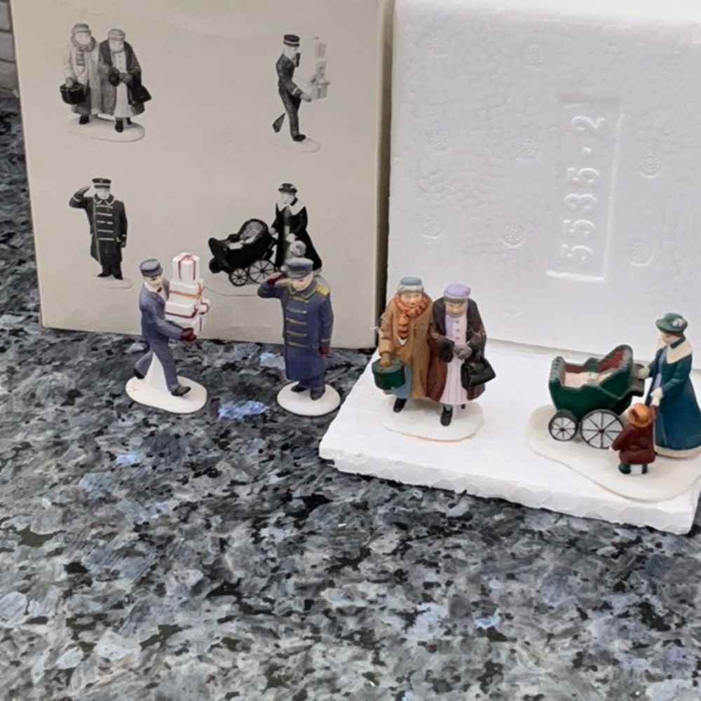 Department 56, Busy Sidewalks, set of four